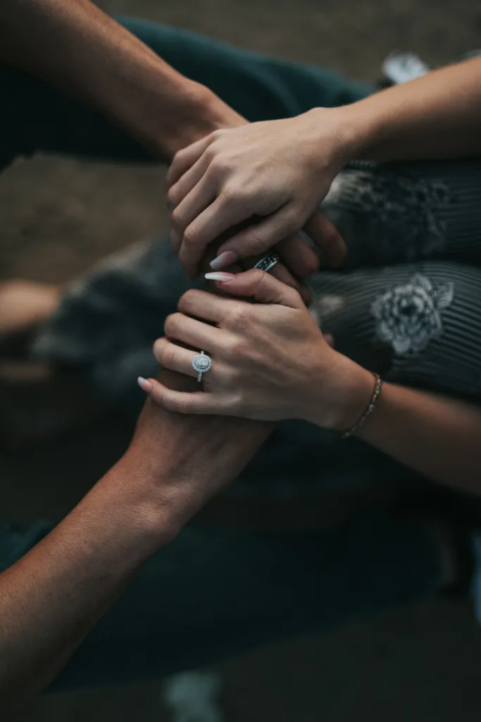 10 ژست مدرن و ضروری برای نامزدی